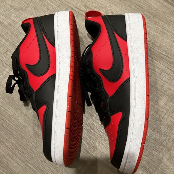Nike black red leather low dunks sneakers - Picture 3 of 7